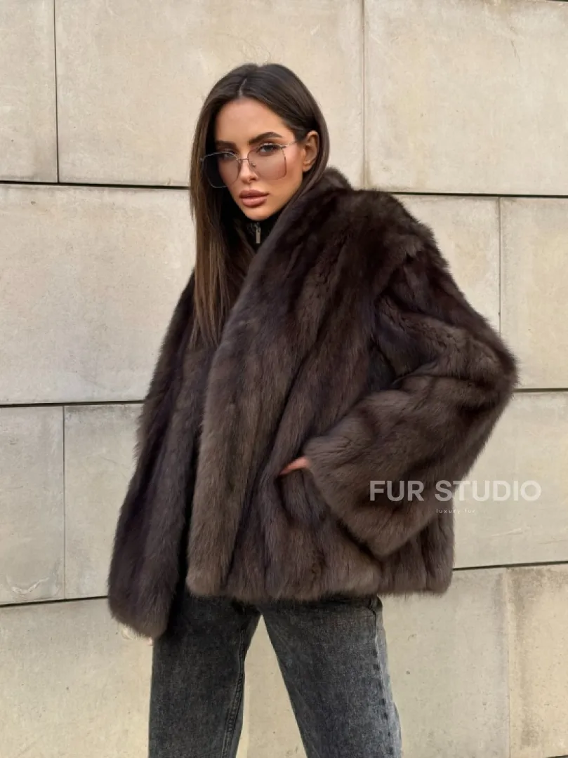 Стильный жакет - полушубок из куницы с V-образным воротником - фото 9