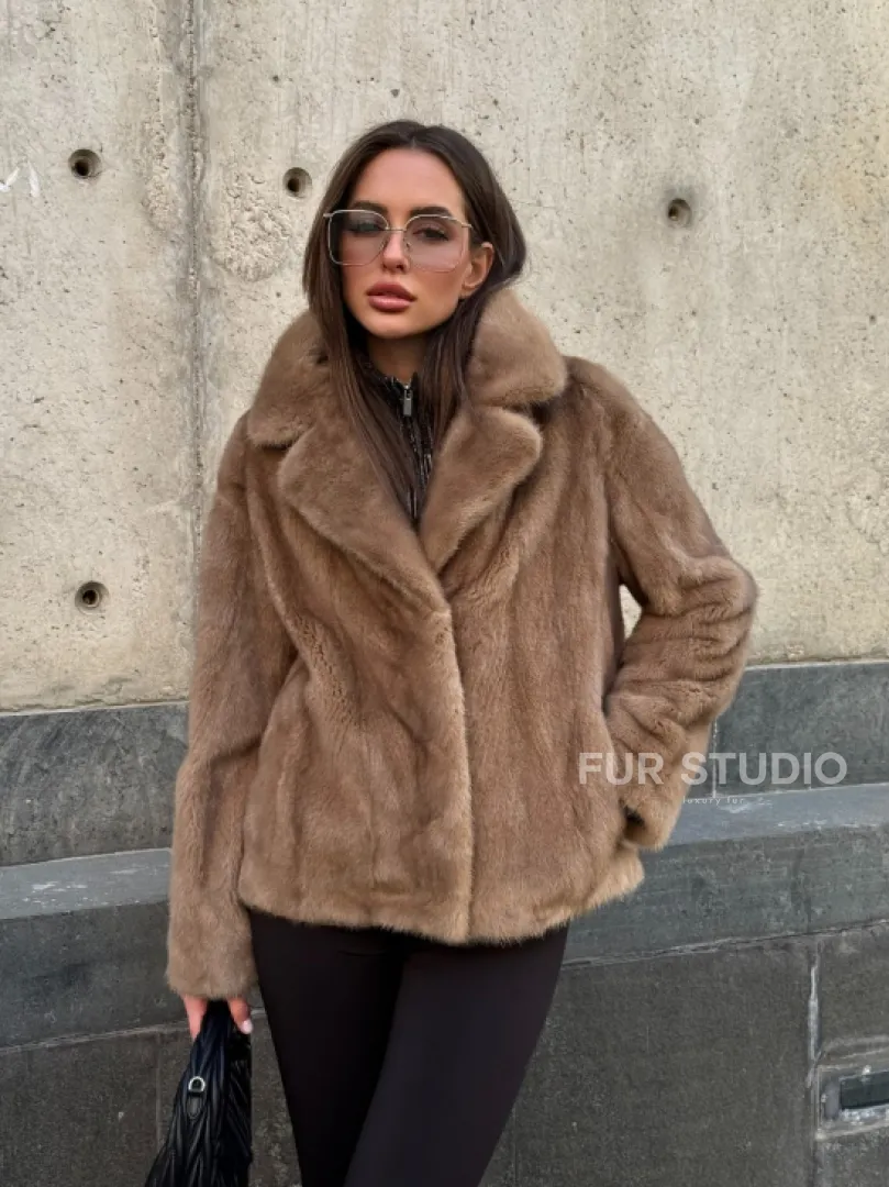 Короткий норковый жакет с английским воротником цвет пастель - фото 9