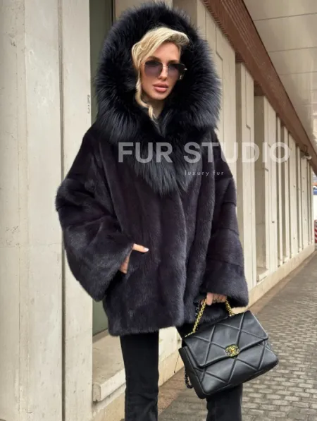 Полушубок норковый автоледи с отделкой из чернобурки на капюшоне - фото 6