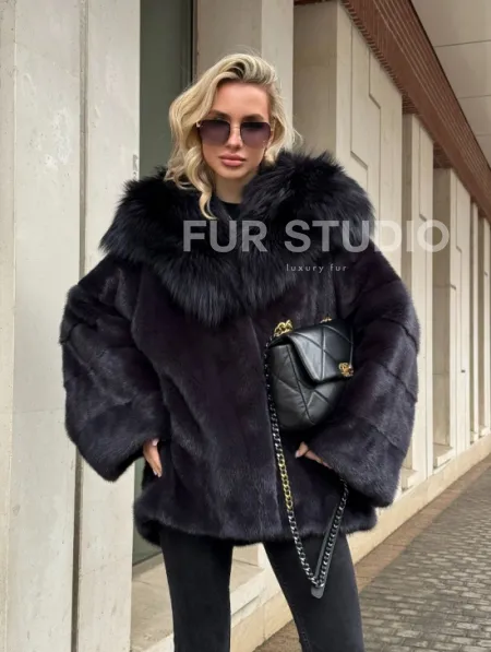 Полушубок норковый автоледи с отделкой из чернобурки на капюшоне - фото 0