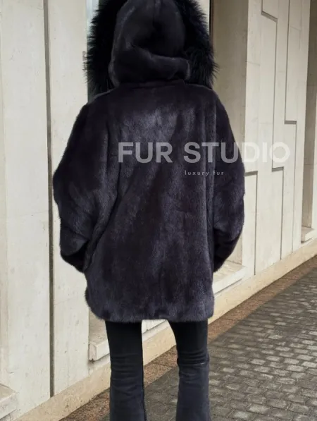 Полушубок норковый автоледи с отделкой из чернобурки на капюшоне - фото 3
