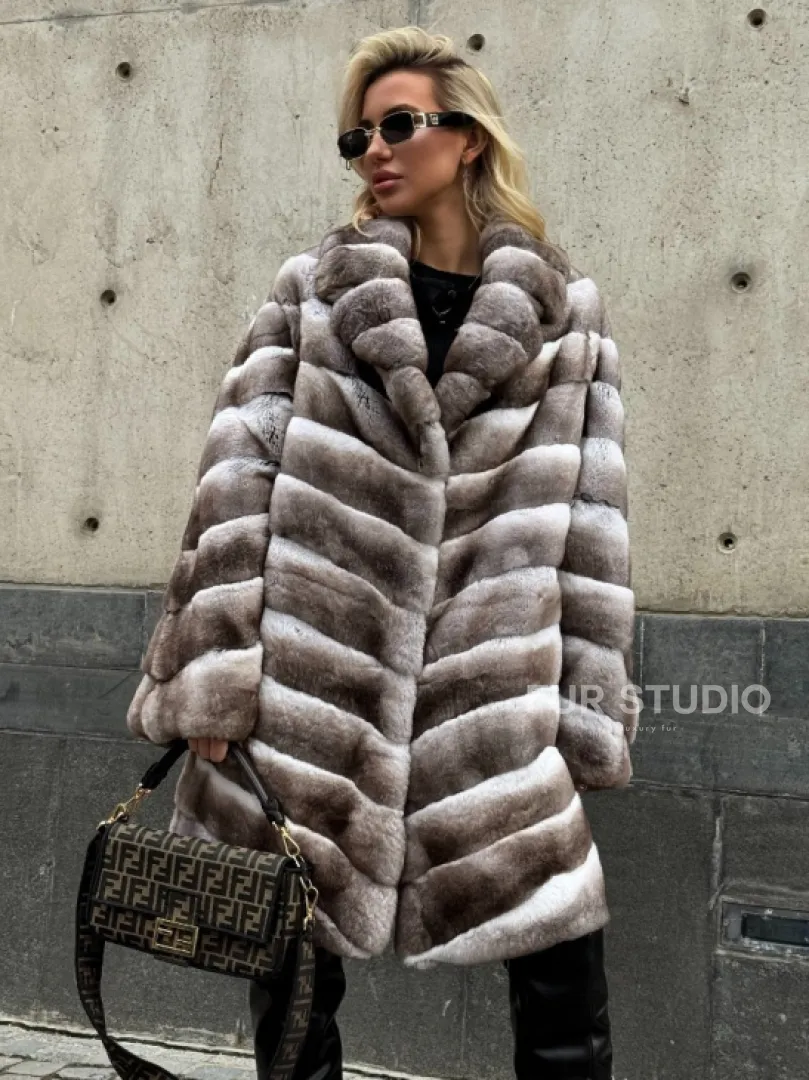 Женская серая шуба из элитного шиншиллового кролика (рекса) с английским воротником - фото 8