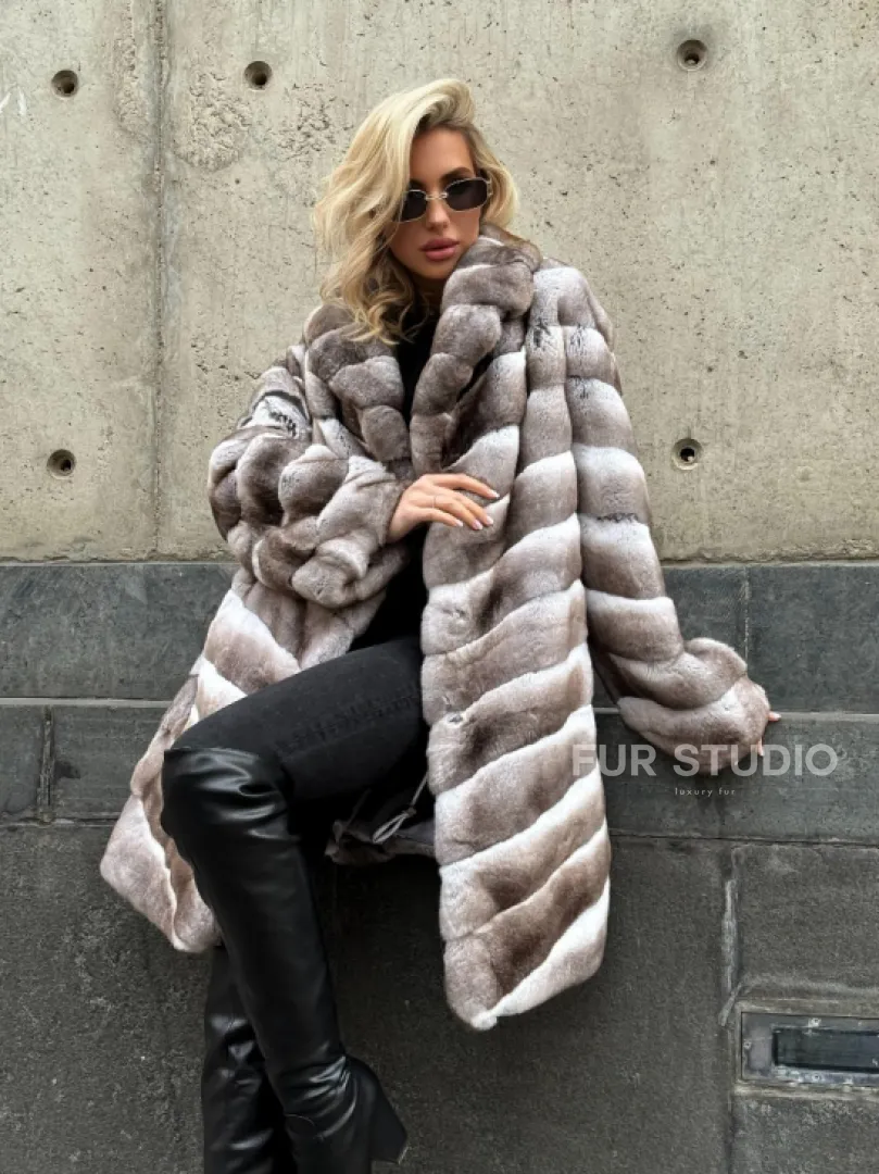 Женская серая шуба из элитного шиншиллового кролика (рекса) с английским воротником - фото 12
