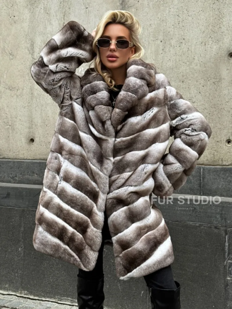 Женская серая шуба из элитного шиншиллового кролика (рекса) с английским воротником - фото 6