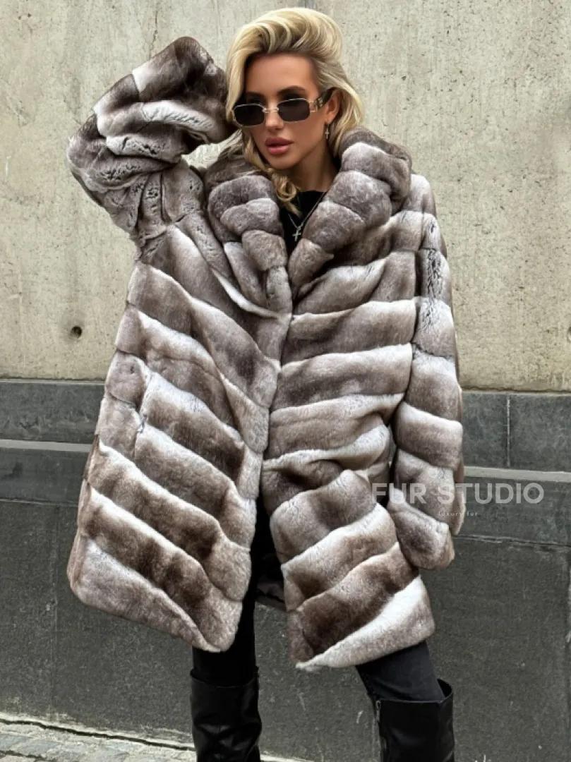 Женская серая шуба из элитного шиншиллового кролика (рекса) с английским воротником - фото 4