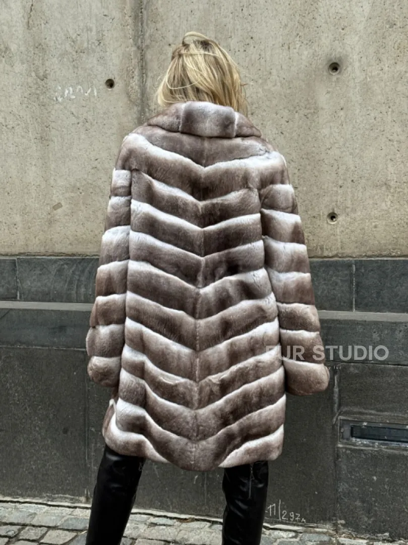 Женская серая шуба из элитного шиншиллового кролика (рекса) с английским воротником - фото 13