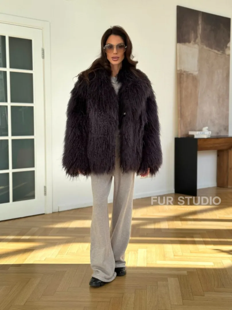 Полушубок из меха ламы в цвете графит - фото 9