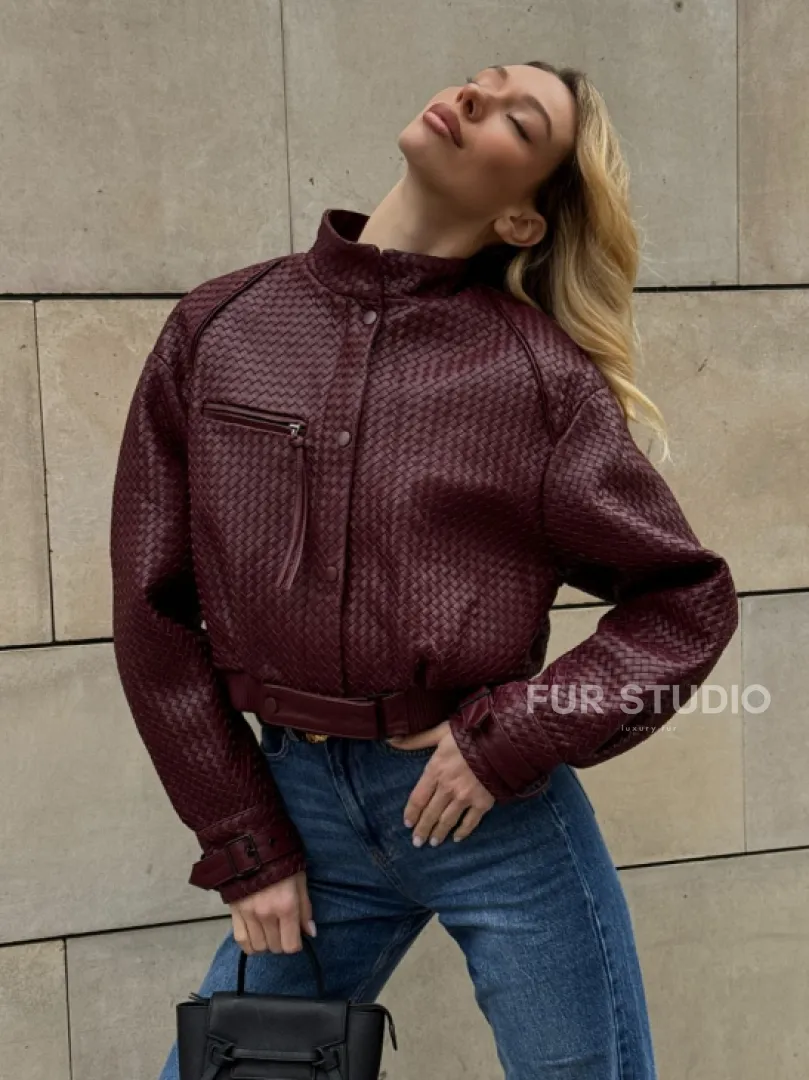 Бомбер женский из натуральной плетеной кожи - Burgundy цвет