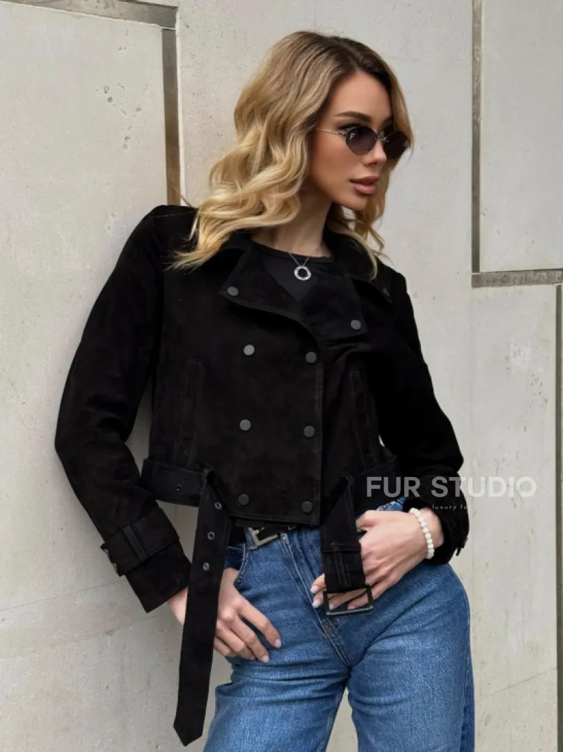 Черная короткая курточка из натуральной замши - фото 0