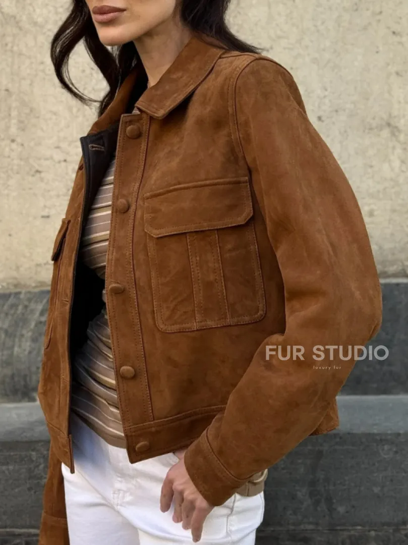 Прямой жакет из натуральной замши с накладными карманами - фото 1