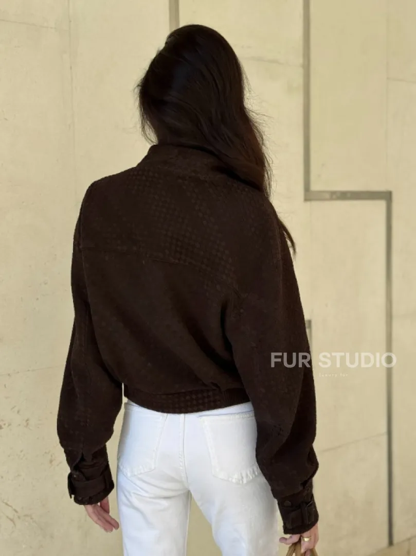Кроп - бомбер из плетеной замшевой кожи в цвете шоколад