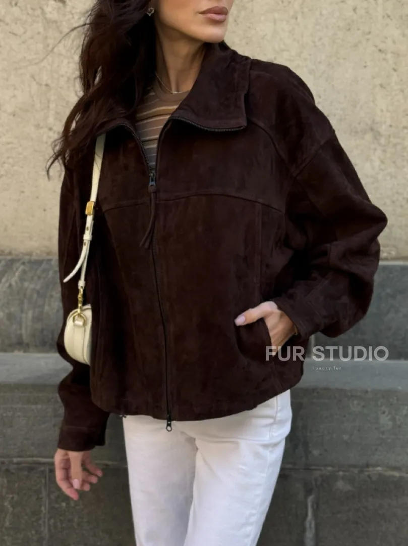 Демисезонная короткая замшевая куртка 