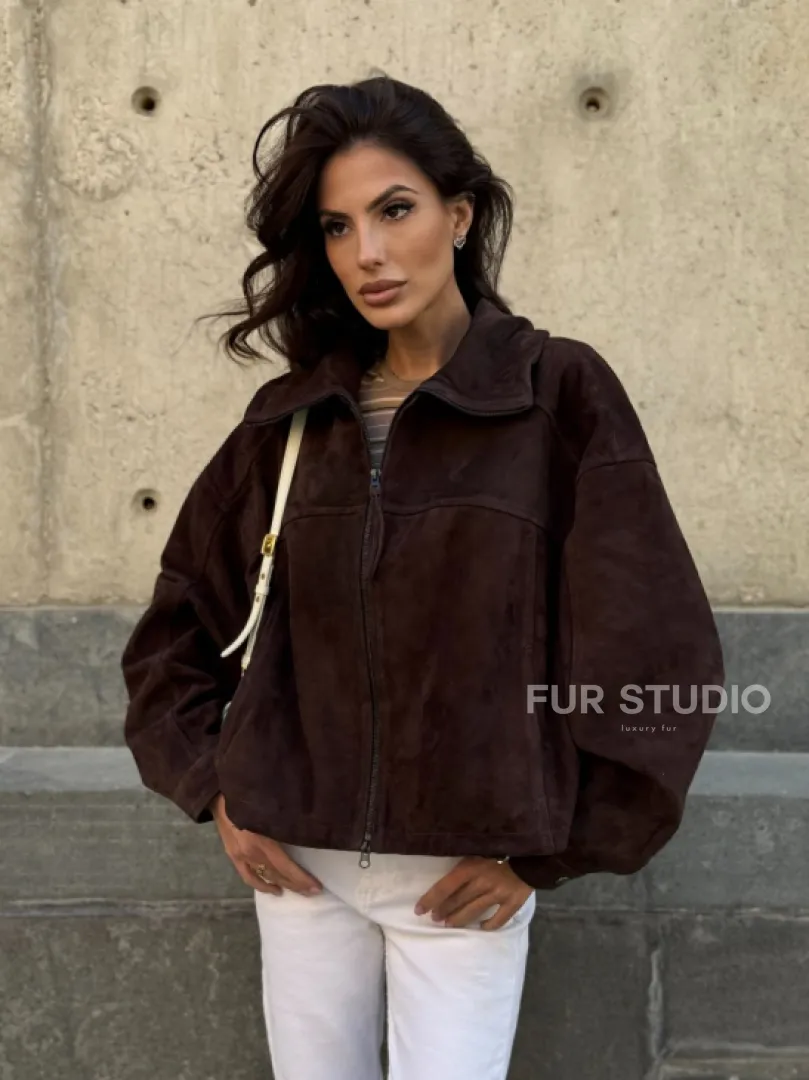 Демисезонная короткая замшевая куртка 