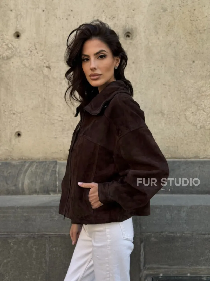 Демисезонная короткая замшевая куртка 