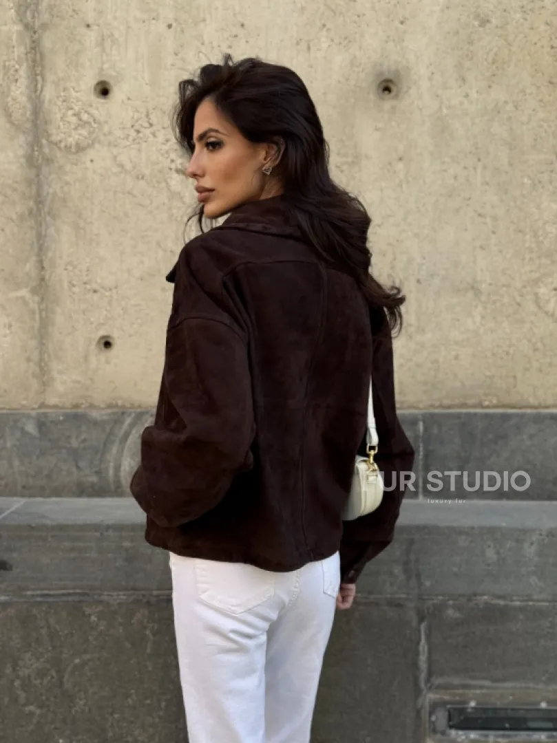 Демисезонная короткая замшевая куртка 