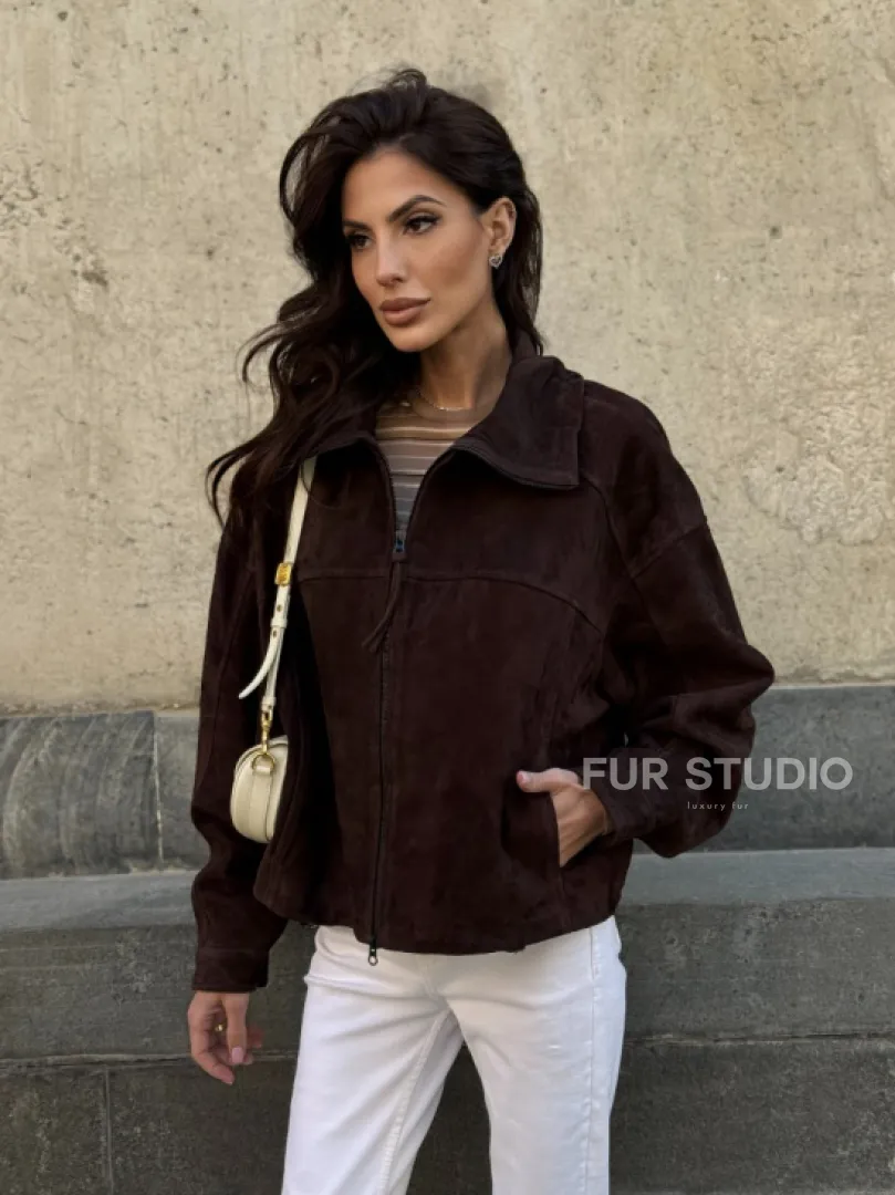 Демисезонная короткая замшевая куртка 