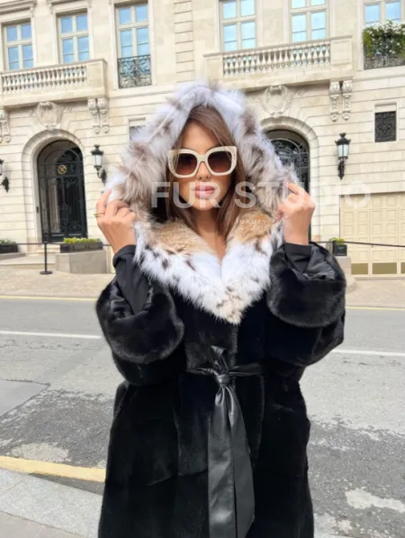 Шуба из плюшевой норки Velvet с капюшоном из меха рыси - фото 0