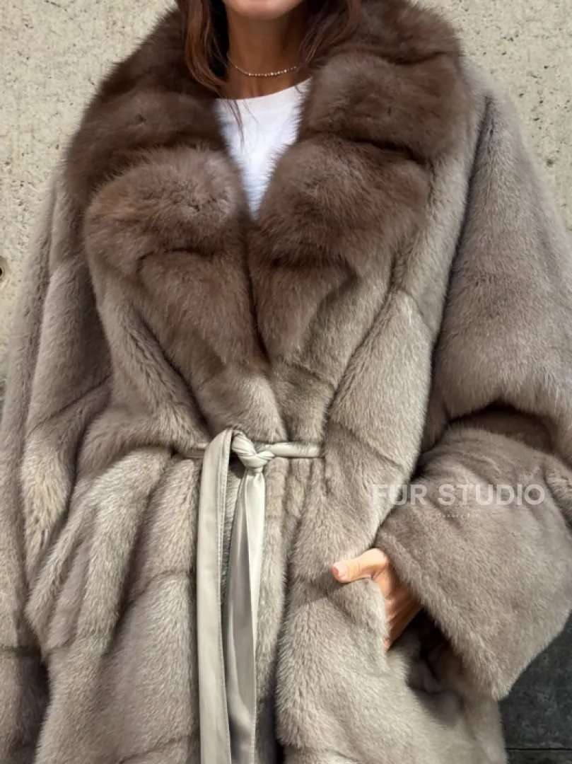 Полушубок норковый с воротником из куницы - фасон летуча мышь