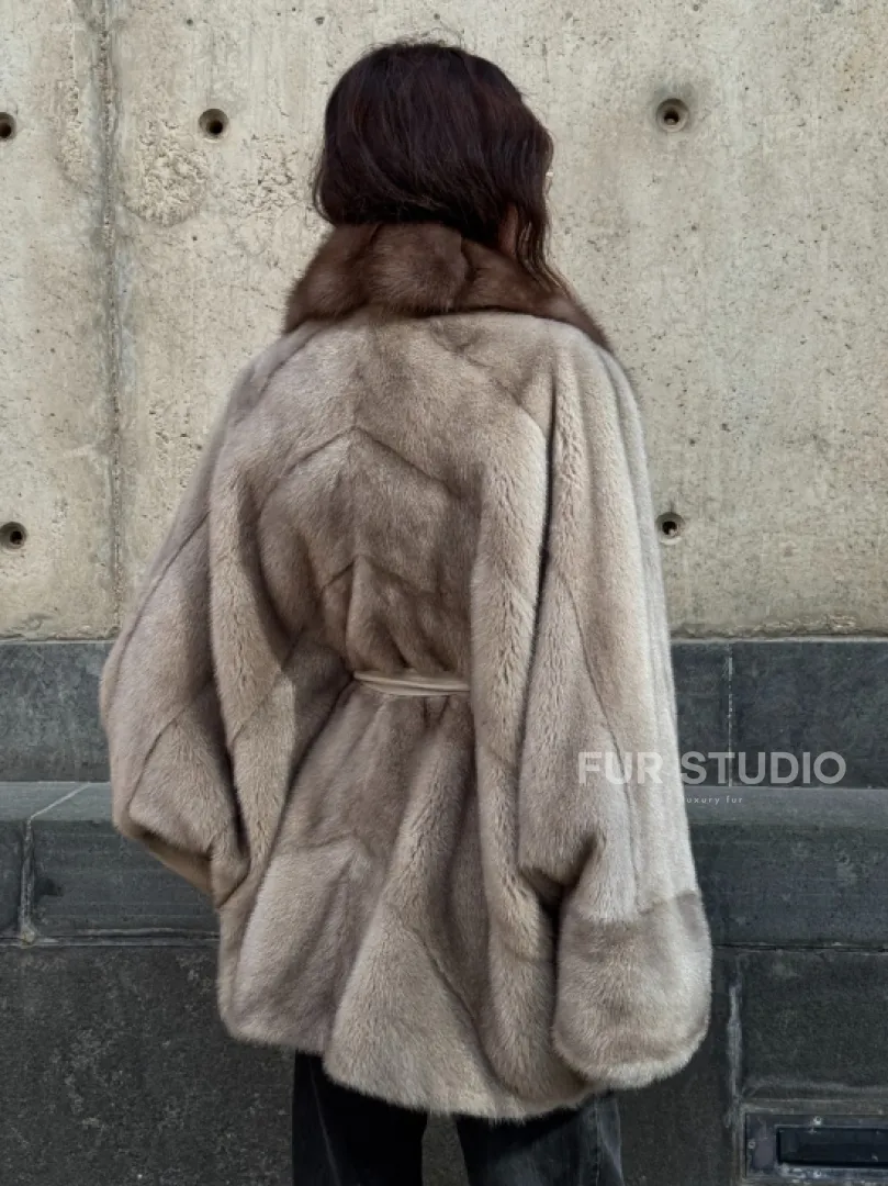 Полушубок норковый с воротником из куницы - в стиле оверсайз - фото 7