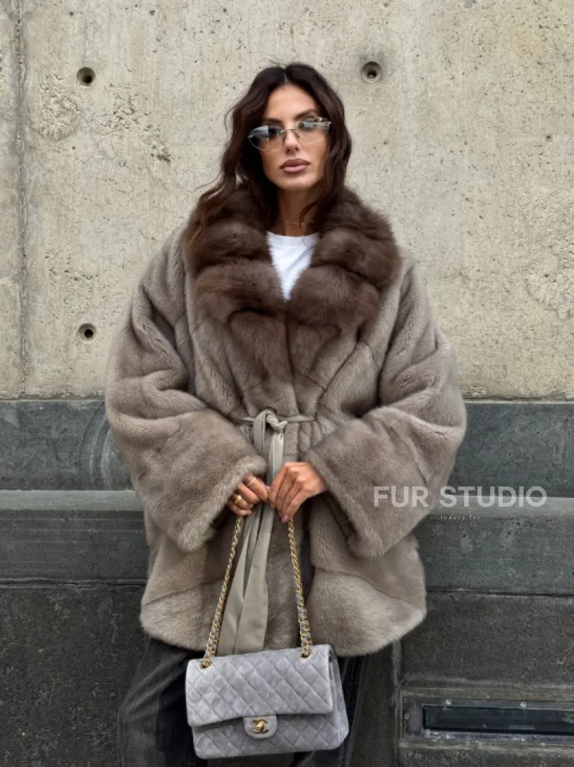 Полушубок норковый с воротником из куницы - фасон летуча мышь