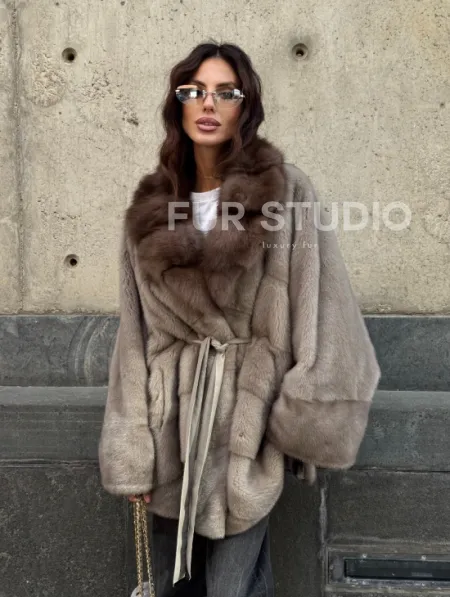 Полушубок норковый с воротником из куницы - в стиле оверсайз - фото 11