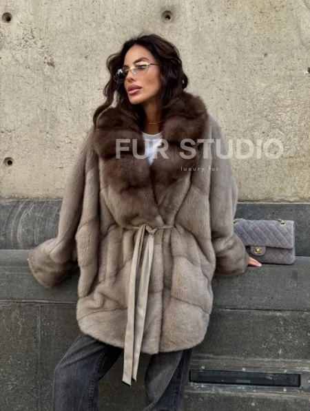 Полушубок норковый с воротником из куницы - в стиле оверсайз - фото 13