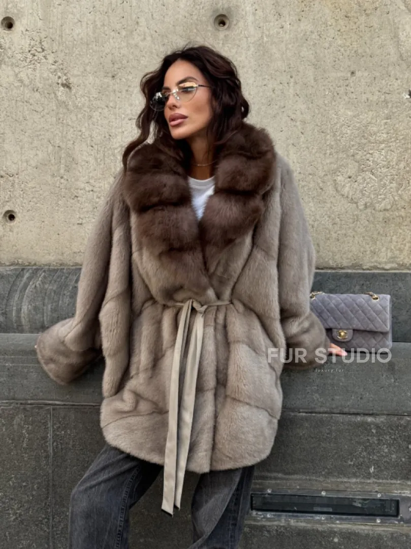 Полушубок норковый с воротником из куницы - в стиле оверсайз - фото 13