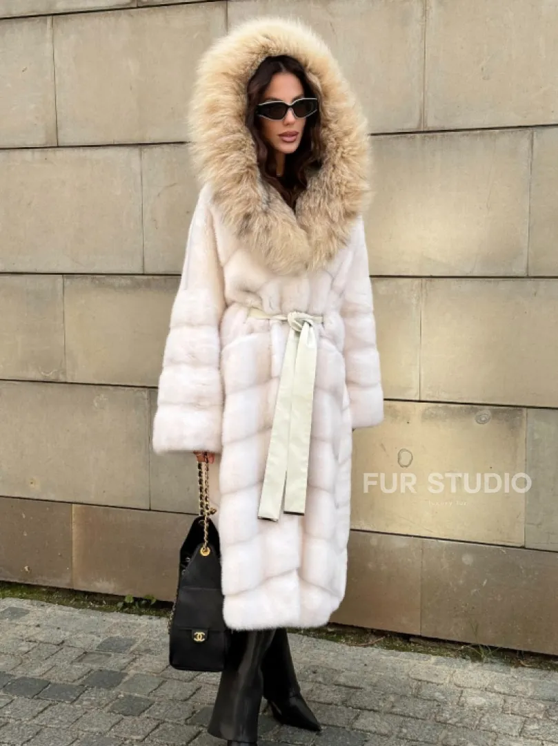 Белая норковая шуба с меховым капюшоном из рыси - фото 10