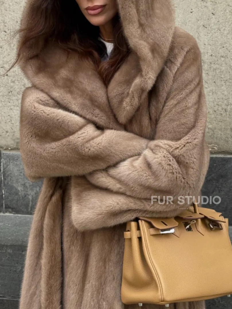 Длинная норковая шуба Pastel с капюшоном кобра