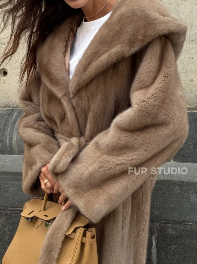 Длинная норковая шуба Pastel с капюшоном кобра