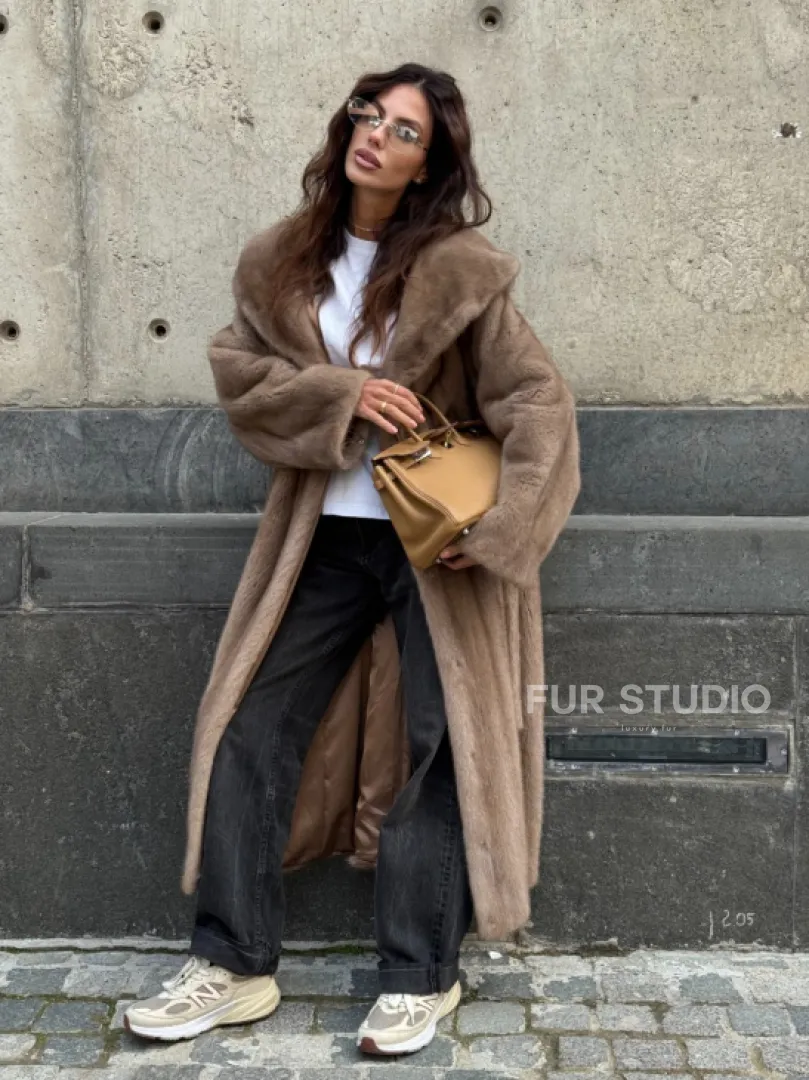 Длинная норковая шуба Pastel с капюшоном кобра