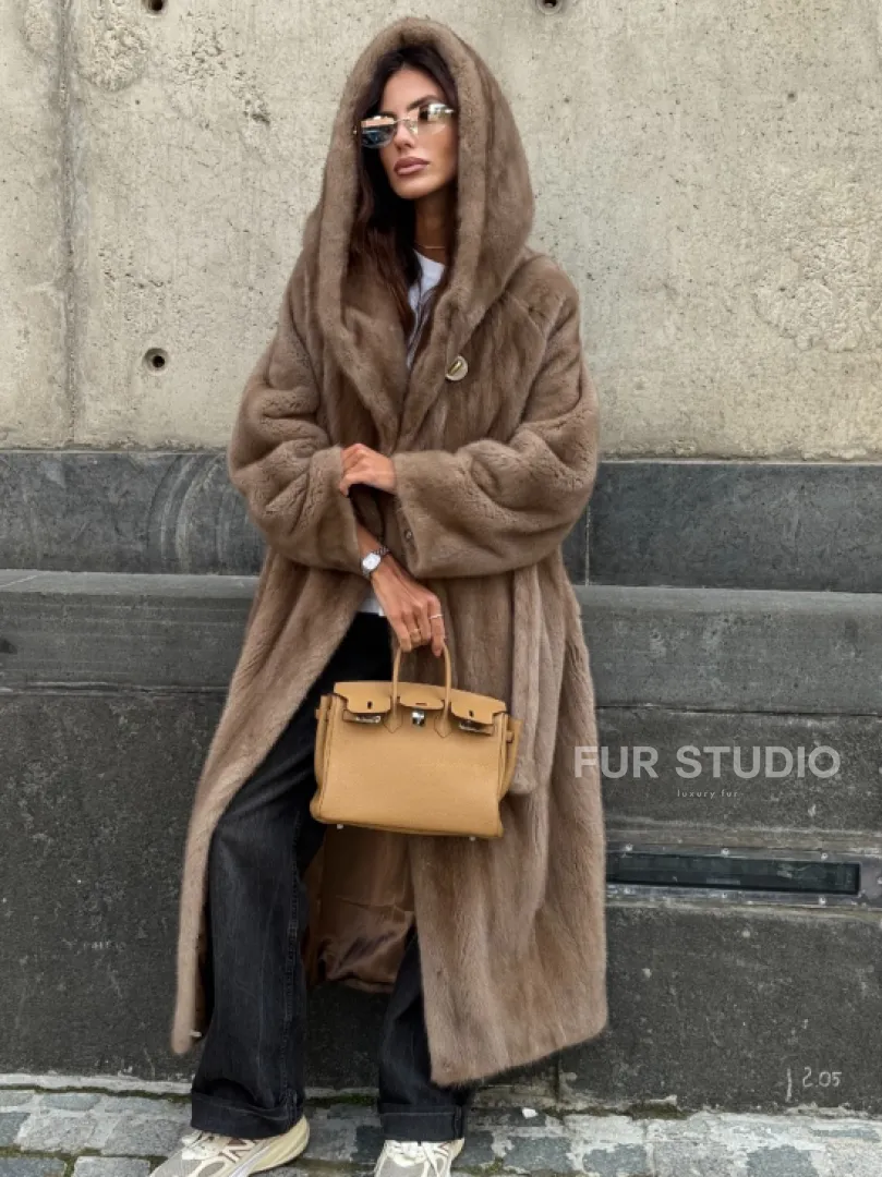 Длинная норковая шуба Pastel с капюшоном кобра