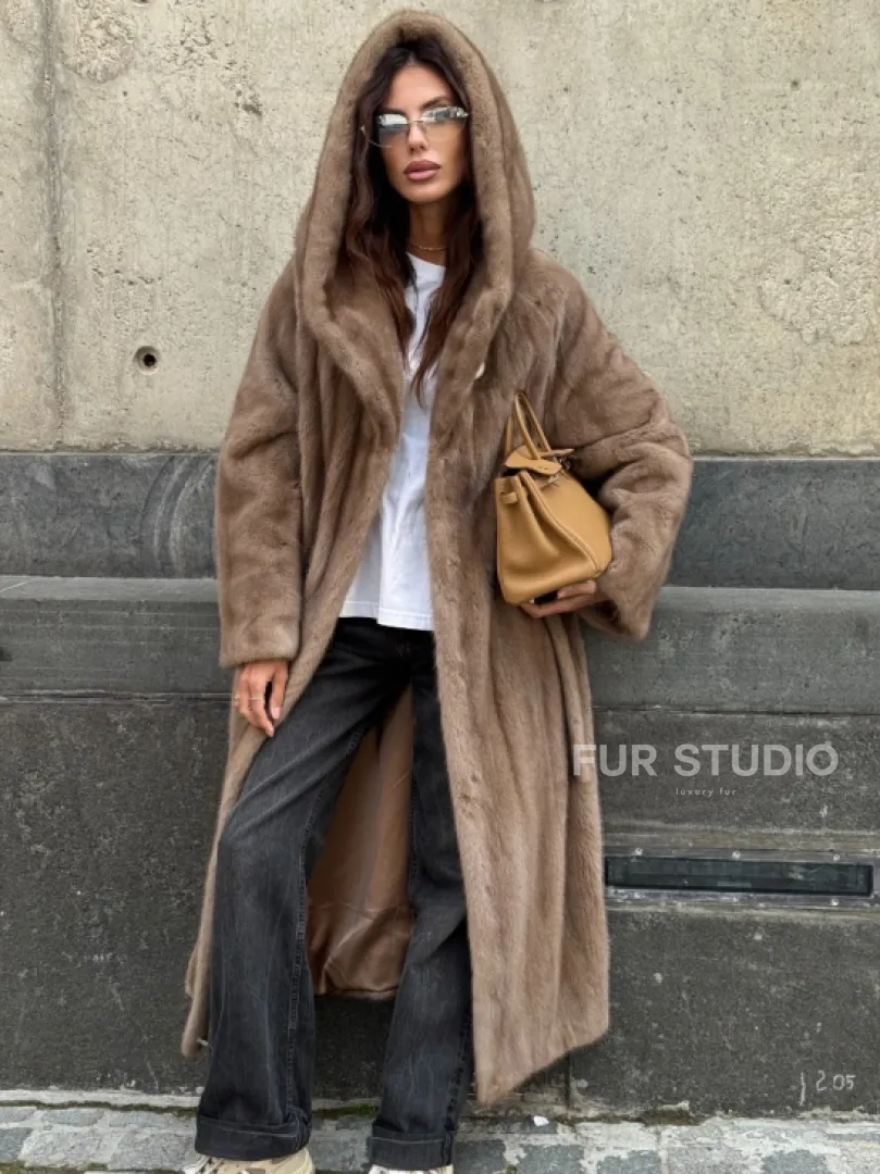 Длинная норковая шуба Pastel с капюшоном кобра