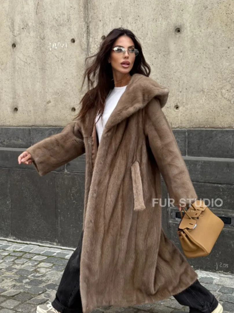 Длинная норковая шуба Pastel с капюшоном кобра