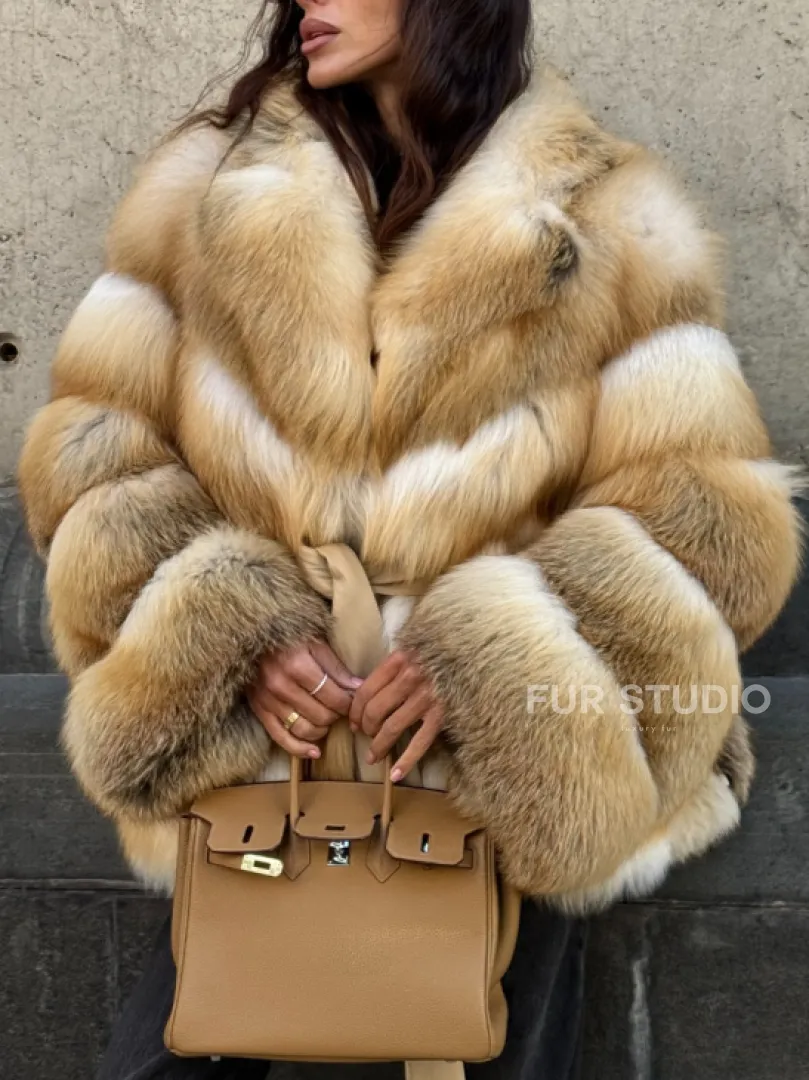 Шуба из меха лисы Golden Sunrise с английским воротником