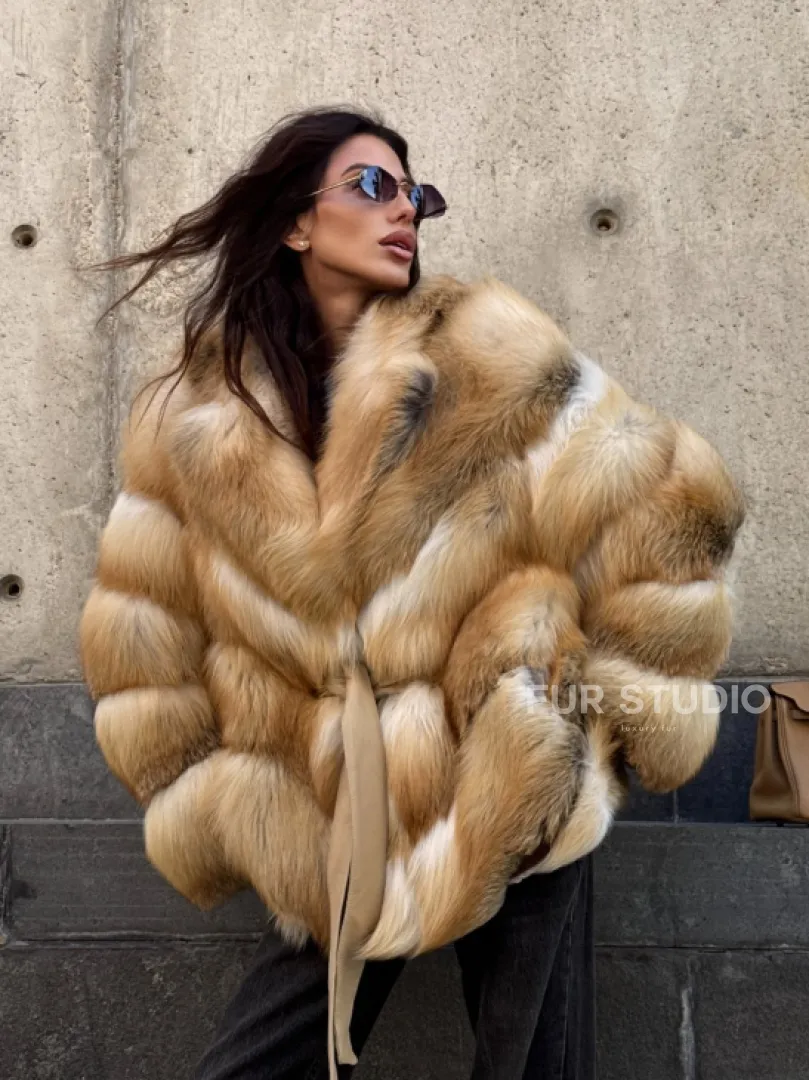 Шуба из меха лисы Golden Sunrise с английским воротником