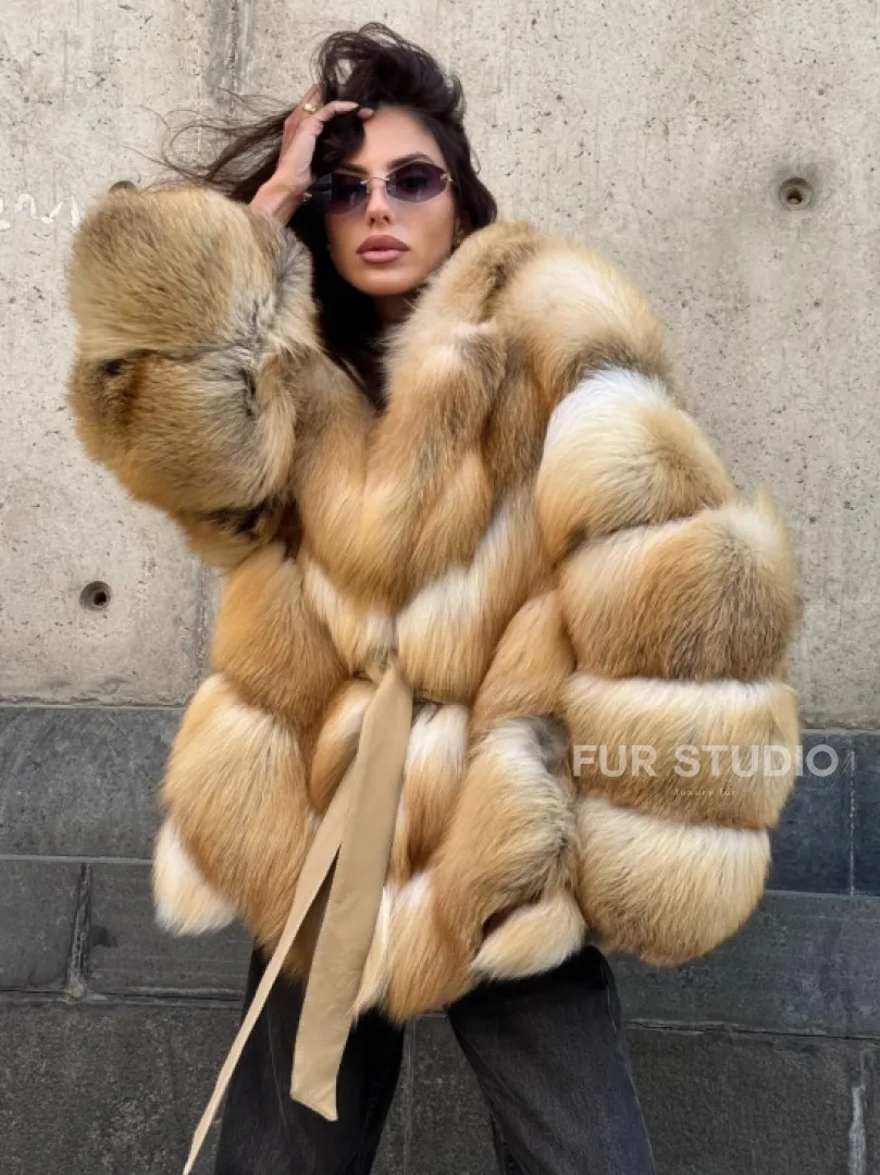 Шуба из меха лисы Golden Sunrise с английским воротником