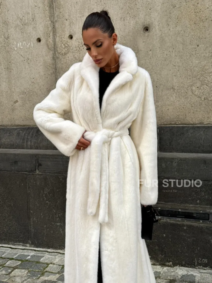 Длинная белая норковая шуба - фото 10