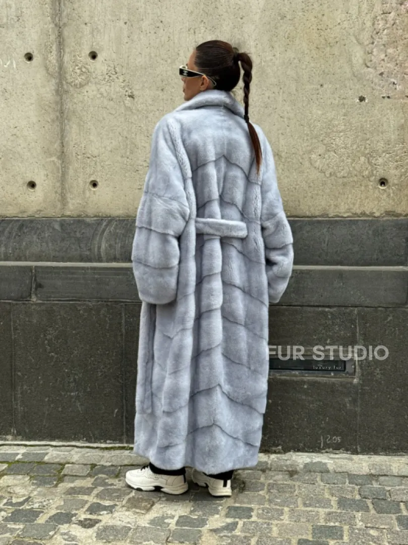 Длинная шуба из голубой скандинавской норки