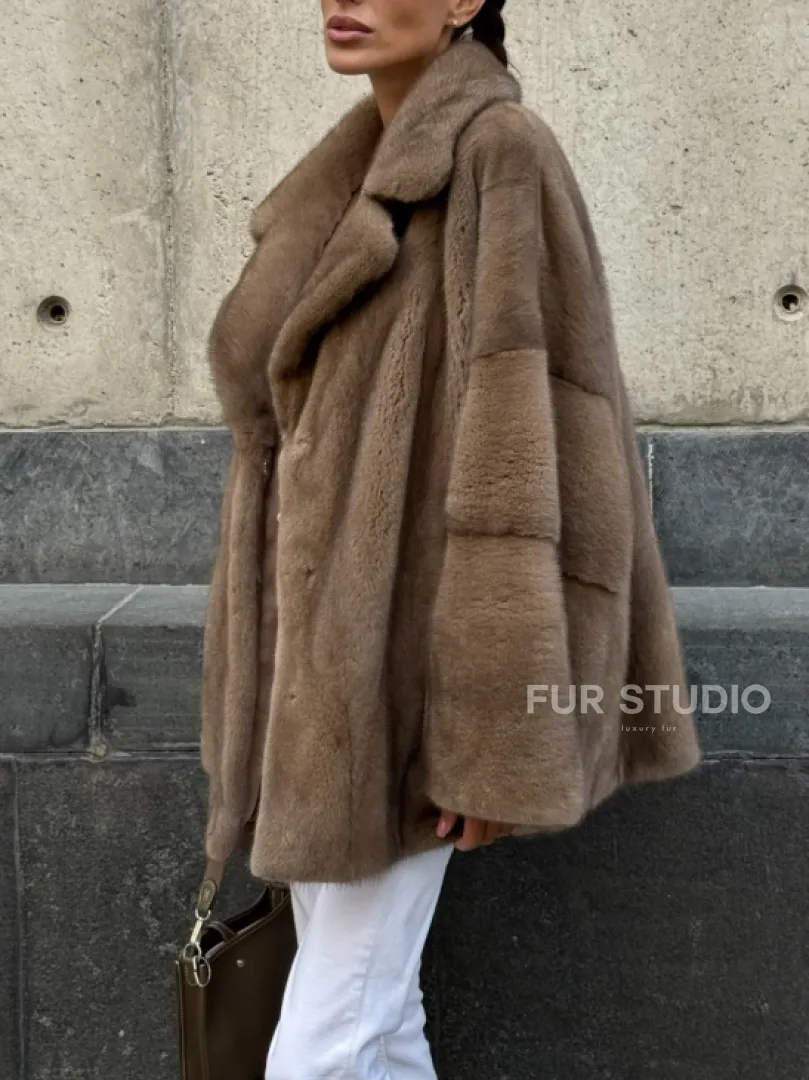 Норковый полушубок в пастельном оттенке - фото 4