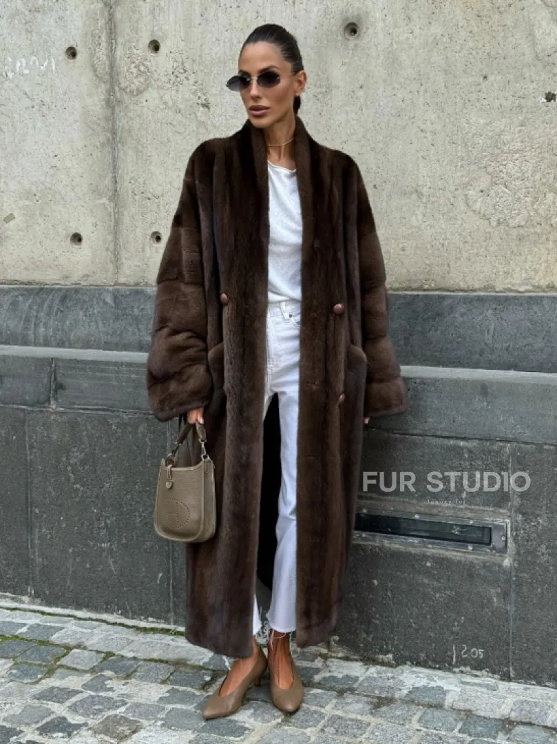 Роскошная шуба из аукционного меха норки SAGA FURS - цвет соболь - фото 10