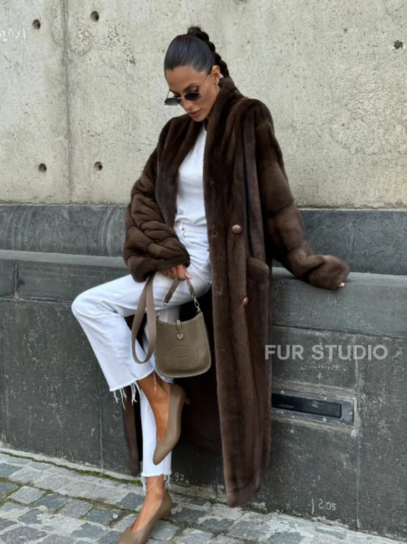 Роскошная шуба из аукционного меха норки SAGA FURS - цвет соболь - фото 14