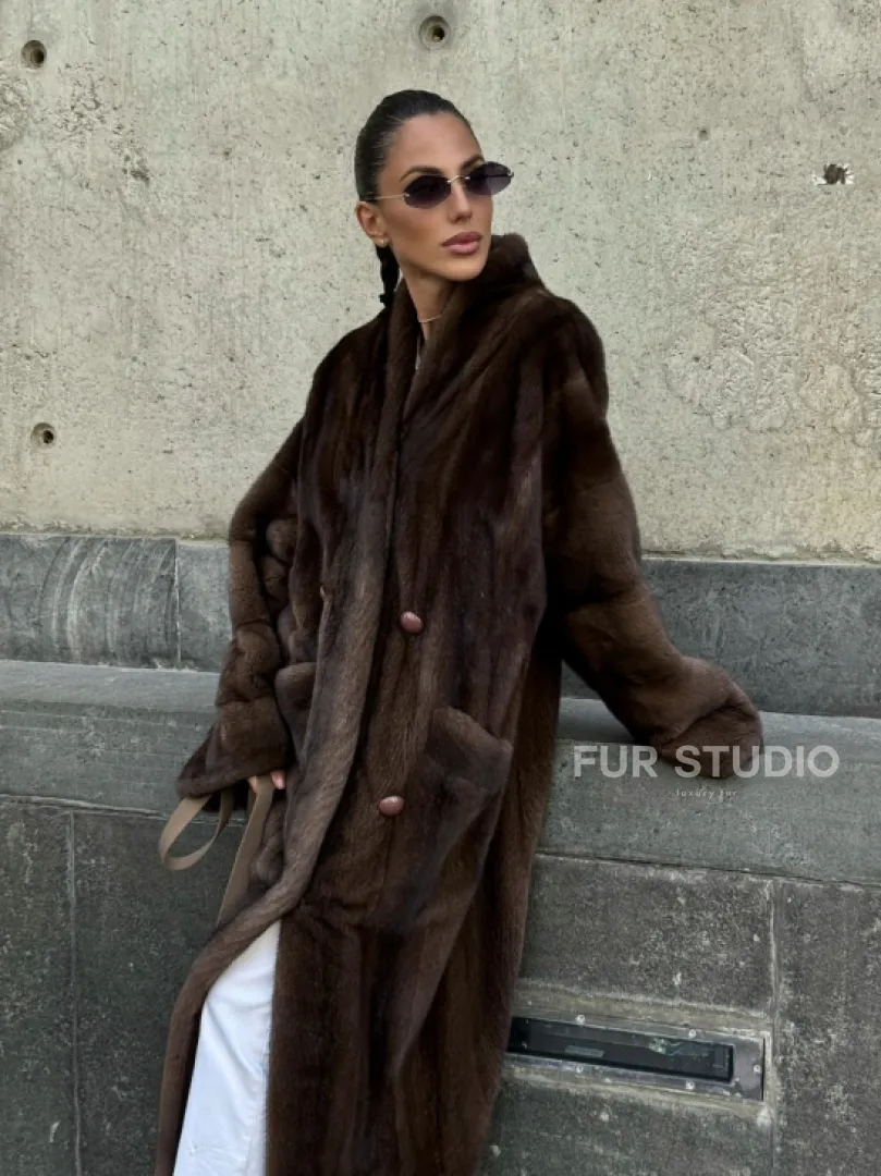 Роскошная шуба из аукционного меха норки SAGA FURS - цвет соболь - фото 16