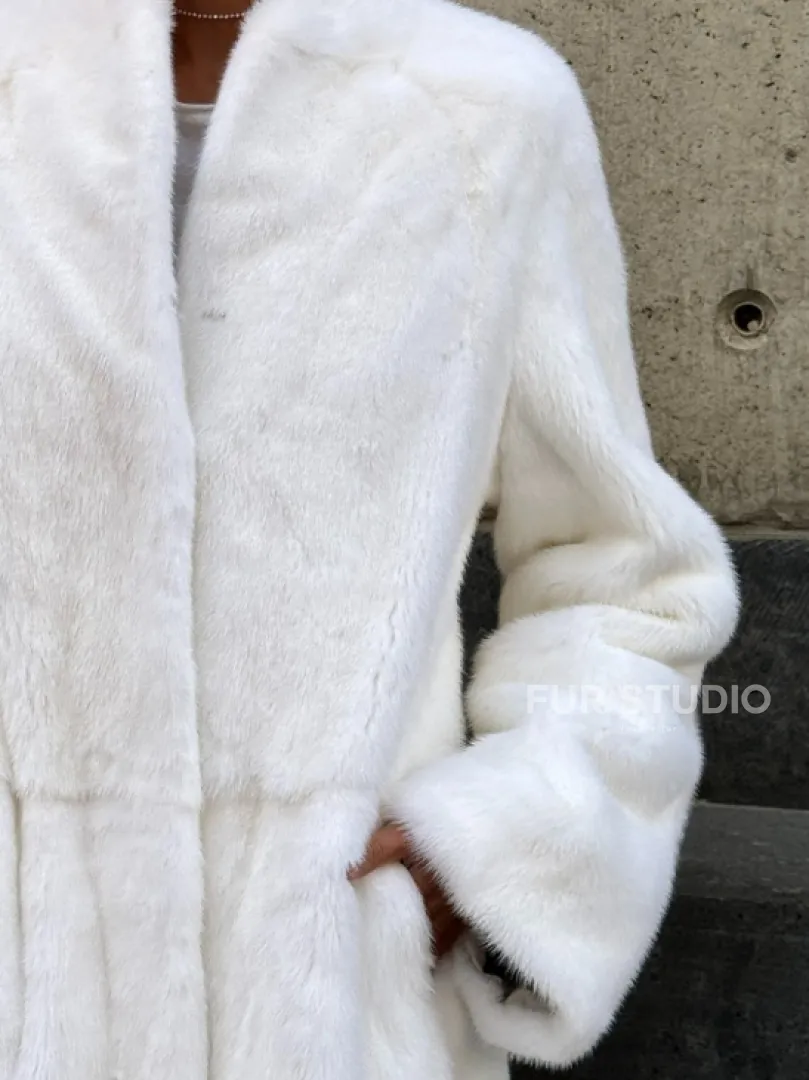 Классический стиль, белая норковая шуба - мех SAGA - фото 1