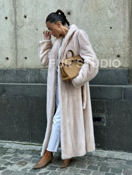 Классическая норковая шуба с перламутровым оттенком и эффектным воротником-шалью - фото 14