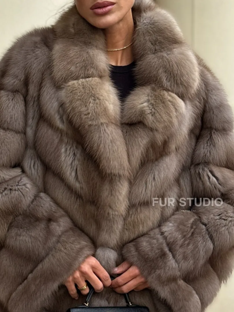 Короткая шуба из куницы - цвет пастель