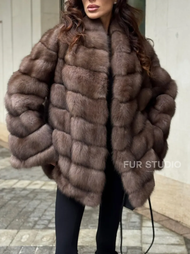 Женская шуба из меха куницы в цвете соболь