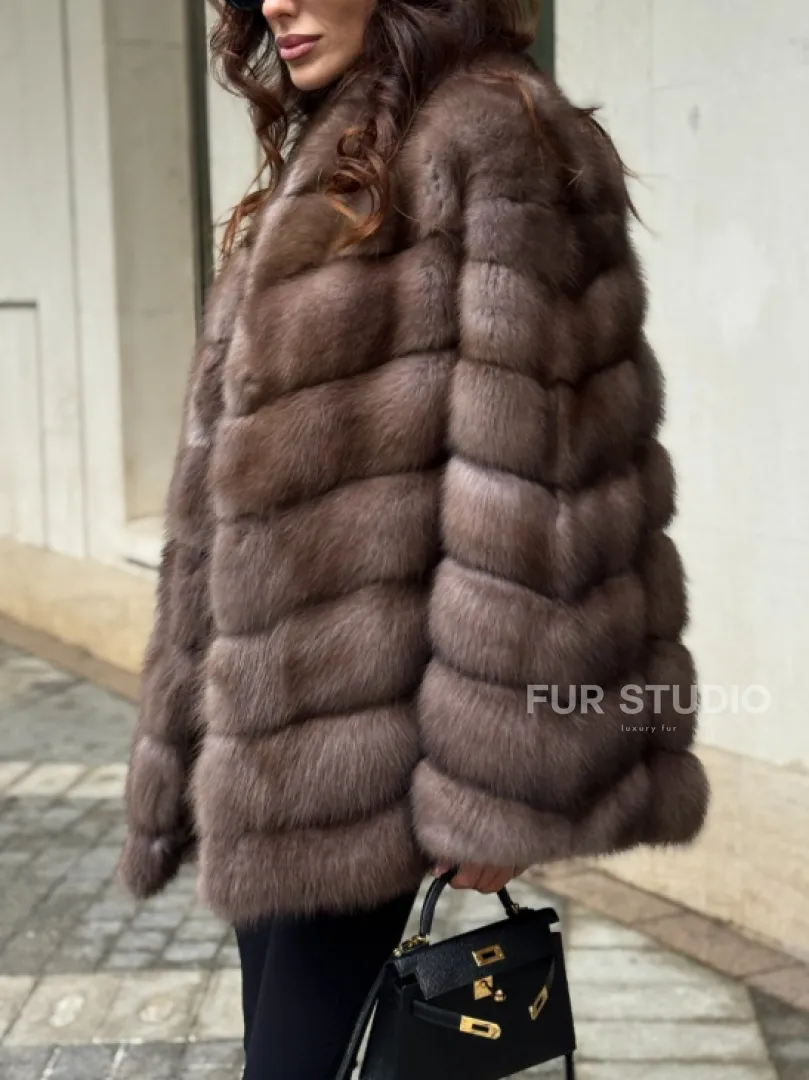 Женская шуба из меха куницы в цвете соболь - фото 4