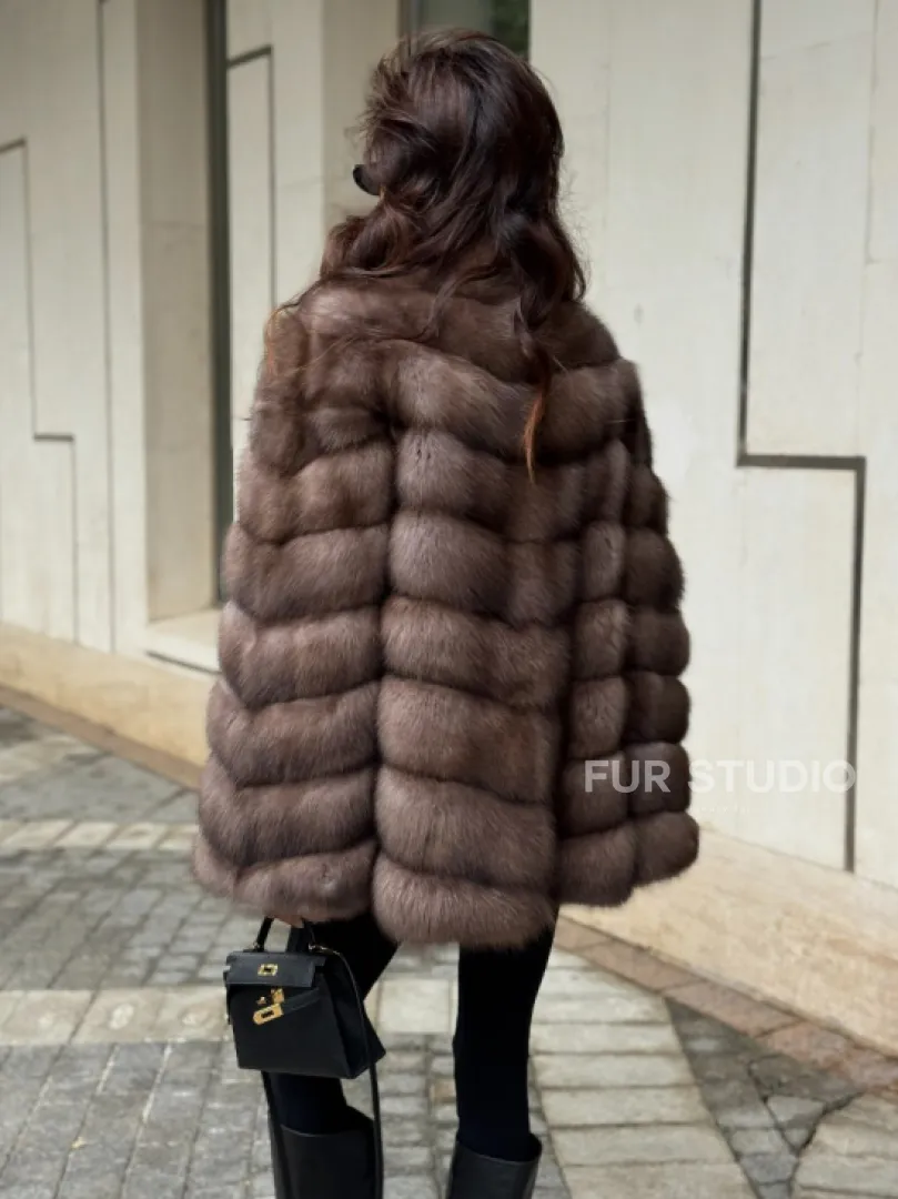 Женская шуба из меха куницы в цвете соболь - фото 12