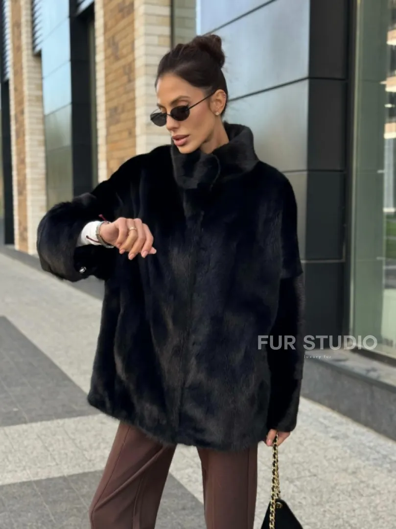 Элегантная черная шубка из меха норки - стойка воротник
